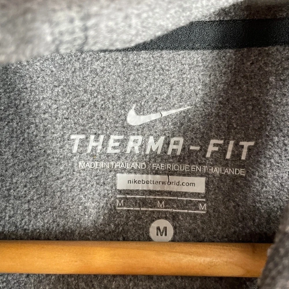 Nike Therma-FIT Hoodie Mens Medium Gray Pullover Raglan Swoosh Logo Thumbholes